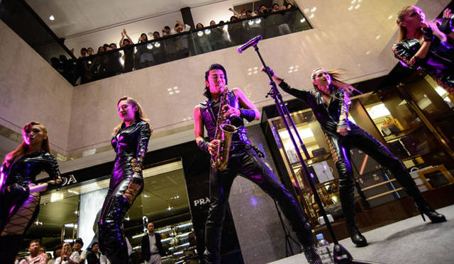 <strong> HANKYU MEN’S TOKYO｜阪急メンズ東京　</strong>「AUTUMN NIGHT」にて武田真治スペシャルライブ＆トークショー開催　