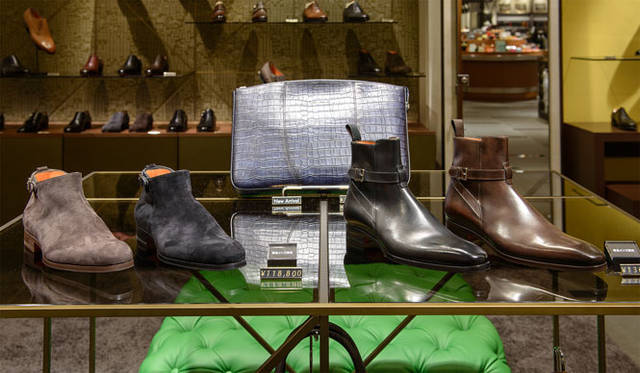 <strong>HANKYU MEN’S TOKYO｜阪急メンズ東京</strong>　地下1階 紳士靴売場<strong>「SANTONI （サントーニ）」</strong>　直営店以外では初のバッグ・コレクションも展開