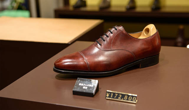 <strong>HANKYU MEN’S TOKYO｜阪急メンズ東京</strong>　地下1階 紳士靴売場<strong>「JOHN LOBB（ジョンロブ）」</strong>　「CITY II」[阪急メンズ東京限定カラー] 17万2800円