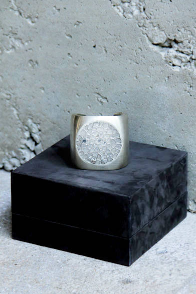 <strong>Rick Owens｜リック・オウエンス</strong>　ダイヤモンドブレスレット（リック・オウエンス東京限定、ユニセックス）