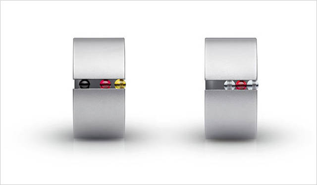 「Abakus Thanks Japan edition（アバックス サンクス ジャパン エディション）」ステンレススティール×シンセティック 11.5mm 2万4840円（直営店限定）