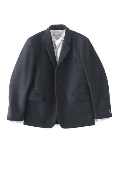 ジャケット7万4520円、シャツ3万8880円［店舗限定］（ともにマーガレット・ハウエル）