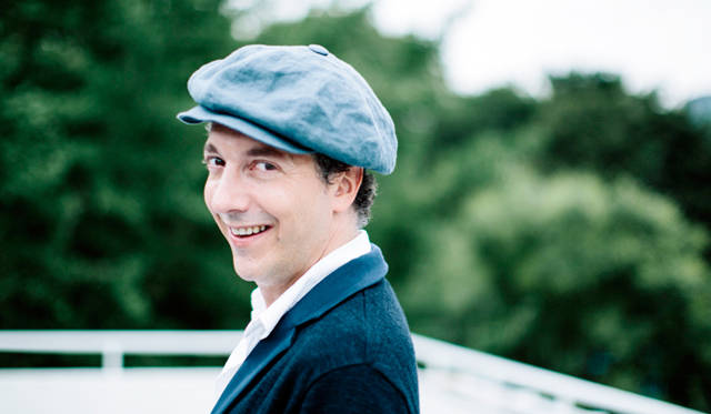 本作で監督、脚本、そして主人公のギヨームと母親の2役を演じるという、1人4役を華麗にこなしてみせたギヨーム・ガリエンヌ