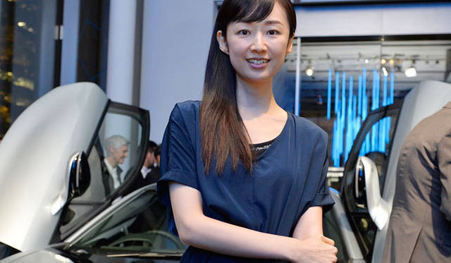 モデルの理絵 氏