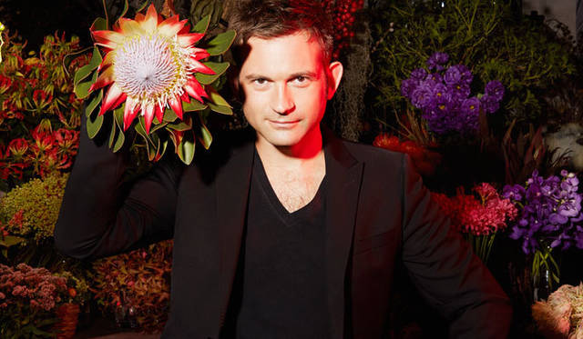 フラワーアーティスト、ニコライ・バークマン氏のポートレート作品