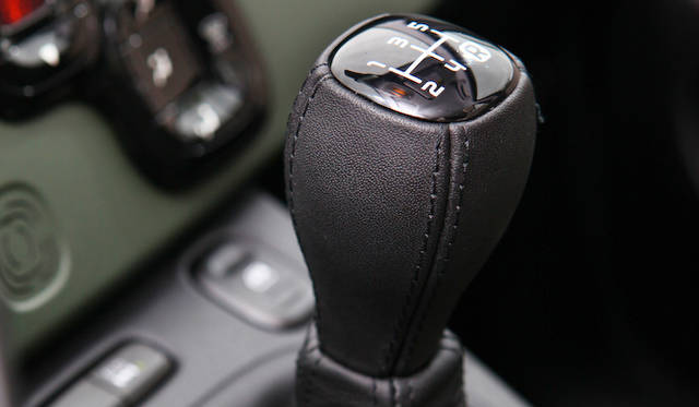 写真は本国仕様（日本導入モデルは右ハンドルのみ）