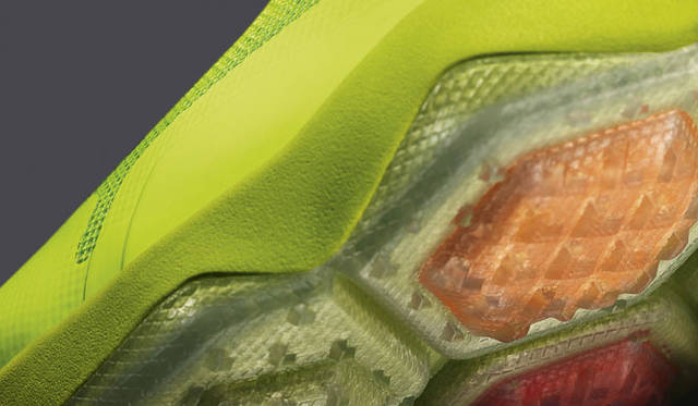 トレーニングシューズ「ナイキ ズーム ハイパークロス TR」