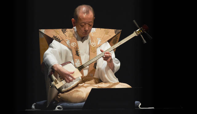 鶴澤 清治氏（人形浄瑠璃文楽座 三味線弾き・「杉本文楽」作曲）  photo : Hajime Watanabe/ Courtesy of Odawara Art Foundation