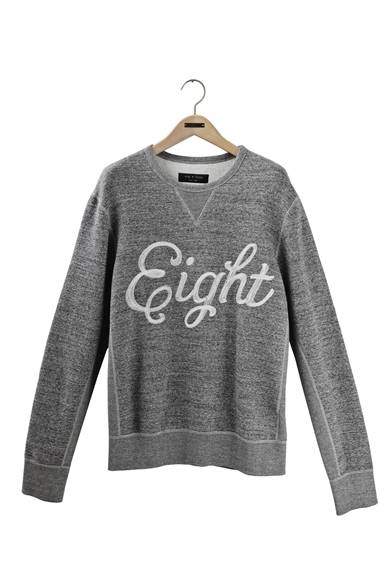 Graphic Sweatshirt<br />商品単価｜3万1000円、刺繍加工料｜6000円<br />TOTAL｜3万7000円（税抜）