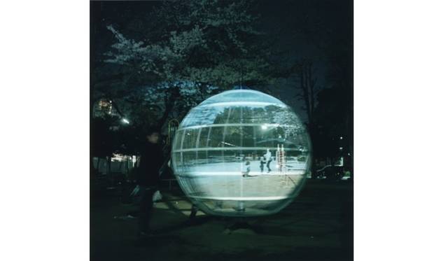 遊具の透視法　2001年 Photo:Rinko Kawauchi