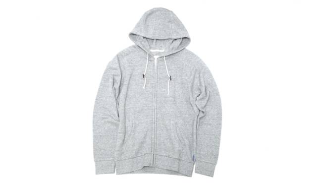 フードジップパーカー　3万2000円（税抜）