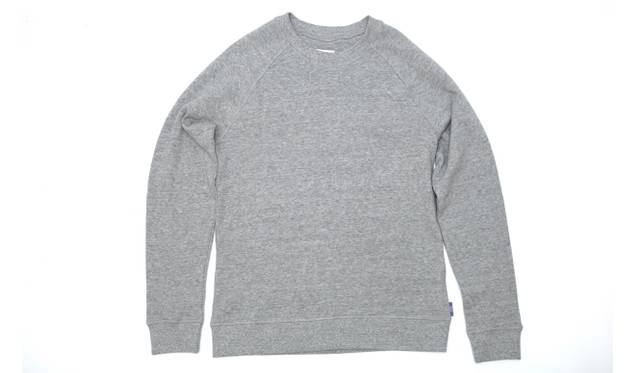 プルオーバー　2万2000円（税抜）