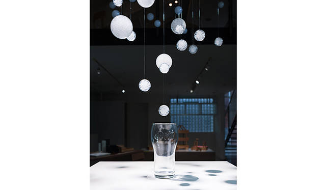 Any Tokyo 2013より、エマニュエル・ムホー × コカ･コーラ Heritage Glassの「sparkling bubbles」