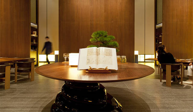 <strong>アンダーズ 東京（Andaz Tokyo Toranomon Hills）</strong>　51階　アンダーズ ラウンジ