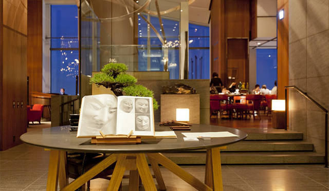 <strong>アンダーズ 東京（Andaz Tokyo Toranomon Hills）</strong>　51階　アンダーズ タヴァン