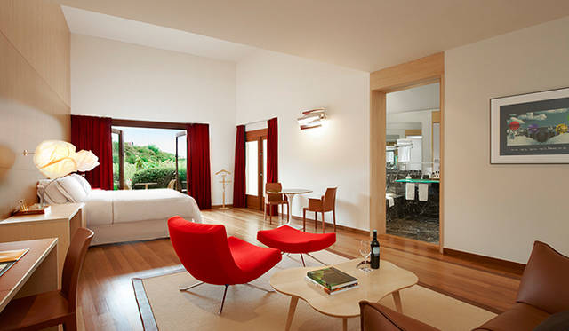 10. スペイン・バスク「Hotel Marqués de Riscal, a Luxury Collection Hotel, Elciego」