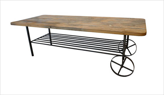 新作「torocco table(トロッコテーブル)」（W1400×D600×H440）6万8200円（本体価格）