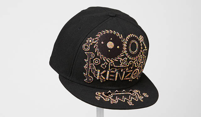 先行発売されるニューエラとの新作のキャップ。8000円（税抜）