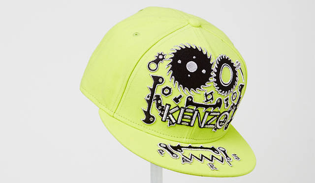 先行発売されるニューエラとの新作のキャップ。8000円（税抜）