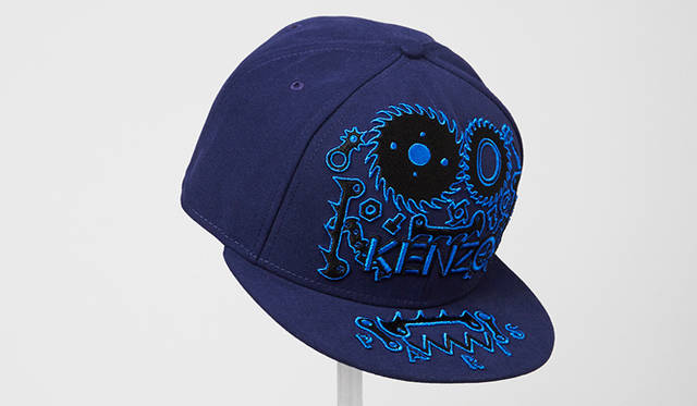 先行発売されるニューエラとの新作のキャップ。8000円（税抜）