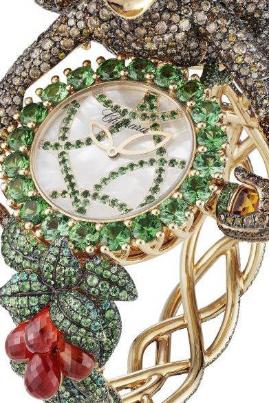 自動巻き、18KRGケース、ブラウンダイヤモンド、オレンジサファイア、ツァボライト、エメラルド、オニキス、MOPダイヤル、6453万円<br /><br />ショパール ジャパン プレス<br />Tel. 03-5524-8922