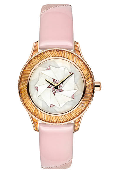 自動巻き、18KPGケース、ピンクサファイア、スペサタイトガーネット、MOPダイヤル、サテン&レザーストラップ、ケース径33mm、2257万2000円<br /><br />クリスチャン ディオール ディオール タイムピーシズ<br />Tel. 0570-200-088