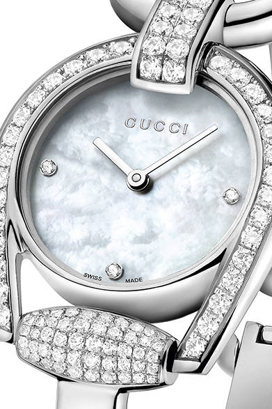 クォーツ、SSケース、92ダイヤモンド、MOP文字盤、ケース径28mm、74万5200円<br /><br />ラグジュアリー・タイムピーシズ ジャパン<br />Tel. 03-5766-2030