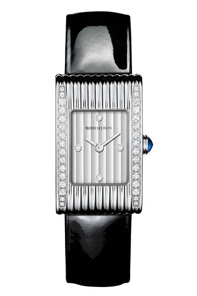 クォーツ、SSケース、ダイヤモンド、カボションサファイア、パテントレザーストラップ、ケースサイズ29.5×18.0mm、92万8800円<br /><br />ブシュロン カスタマーサービス<br />Tel. 03-5537-2203