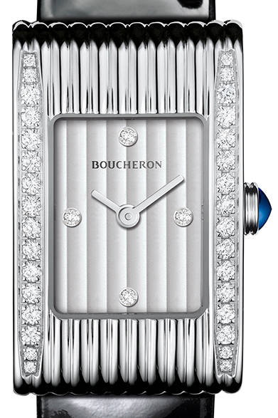 クォーツ、SSケース、ダイヤモンド、カボションサファイア、パテントレザーストラップ、ケースサイズ29.5×18.0mm、92万8800円<br /><br />ブシュロン カスタマーサービス<br />Tel. 03-5537-2203