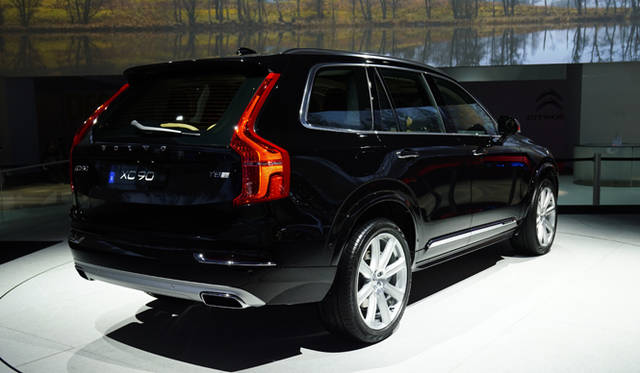 XC90のリアコンビネーションランプはまごうかたなきボルボ