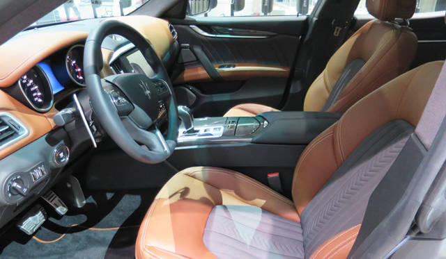 ギブリ ゼニアエディションの室内