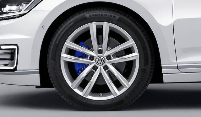 vw_passat_gte_044