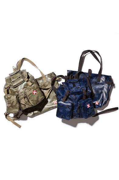 「SOPH.TOKYO 15th Anniversary」 スペシャルプロダクト<br />「LUGGAGE LABEL LINER RUCKSACK」各3万8880円