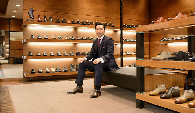伊勢丹新宿店メンズ館地下1階＝紳士靴売場担当の佐藤 亨氏