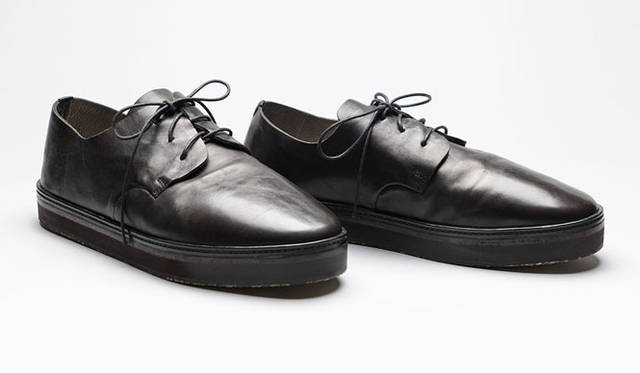 <strong>「Marsell（マルセル）」</strong>　木型のボリューム感や厚底、切りっぱなしの加工感が面白いマルセルの一足。9万7200円