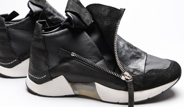 <strong>「CINZIA ARAIA（チンツァ・アライア）」</strong>　10万440円