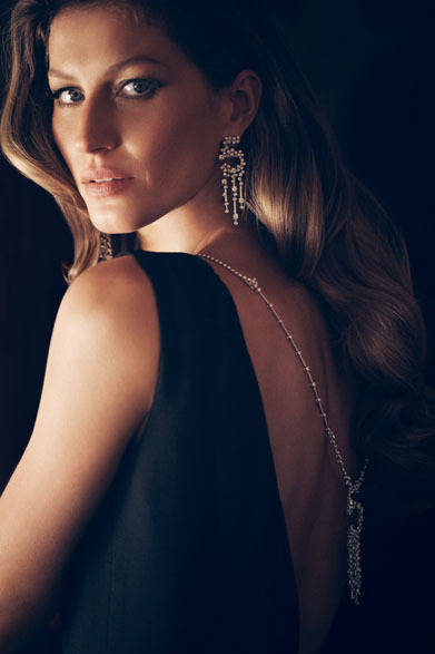 Photographer：Hugh STEWART　© CHANEL