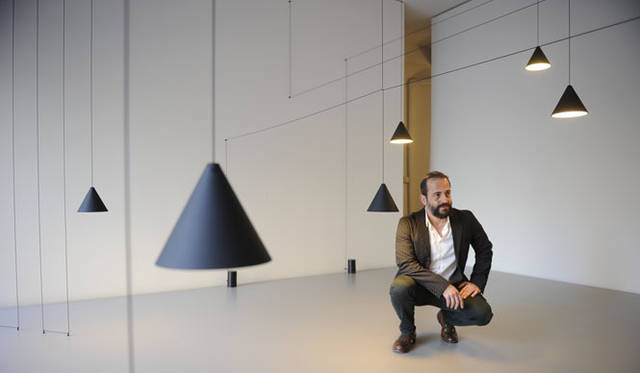 <strong>FLOS｜日本フロス</strong>　デザイナーのMichael Anastassiades（マイケル・アナスタシアデス）