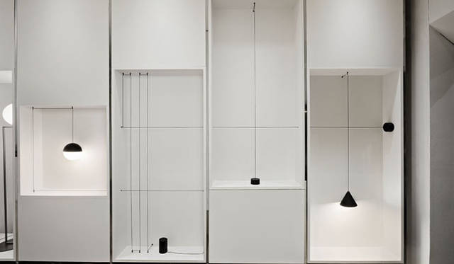 <strong>FLOS｜日本フロス</strong>　