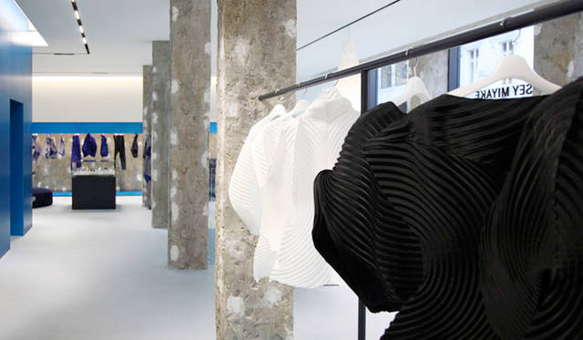 「ISSEY MIYAKE London flagship store」 designed by Tokujin Yoshioka