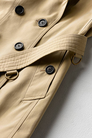 ベルトに付属する「Dリング」は、軍事用備品を運ぶ際に使用されていたという。