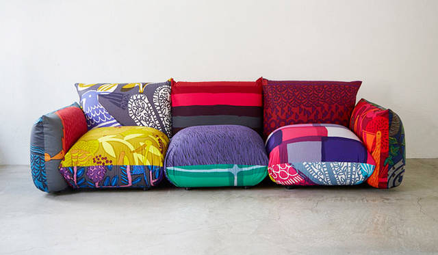 「DANCE（ダンス）」 3人掛け