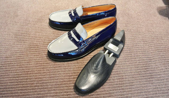 スペシャルオーダー用のシューツリーも付属