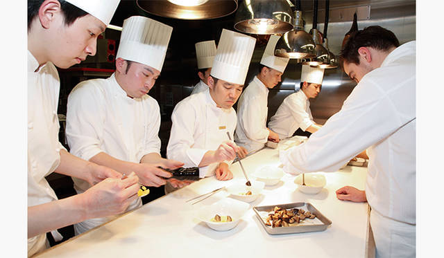 サイトではシェフや料理、そのホスピタリティまでを内側から取材することで、単にリスト化・カタログ化された店舗情報には載らない、求める選択肢が広がっている