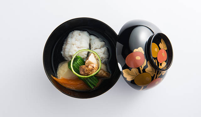 <strong>Restaurant 2：玄冶店 濱田家（げんやだな はまだや）</strong><br />「椀物」