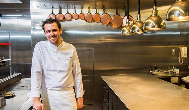 <strong>Restaurant 3：Cuisine[s] Michel Troisgros（キュイジーヌ[s] ミッシェル・トロワグロ）</strong><br />エグゼクティブシェフのギヨーム・ブラカヴァル氏