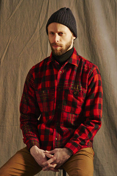 BUFFALO CHECK CRAZY SHIRTS 1万7064円、WOOL PONCH TURTLE NECK T 9504円、MOLESKIN W&D PANTS 1万4904円、KNIT CAP 6264円