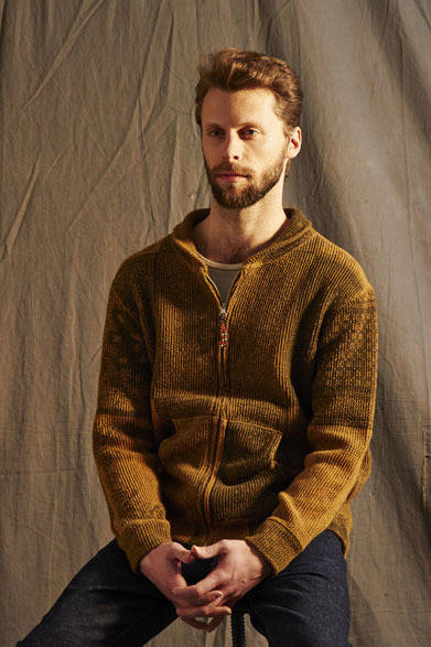 RASSEL BANDANA JK 2万304円、SURF KNIT 4/5 SLEEVE T 8424円、DENIM KEELMAN PANTS(O/W) 2万520円