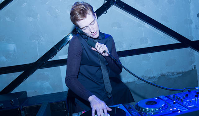 オープニングDJを務めたのはジェームス・クーパー