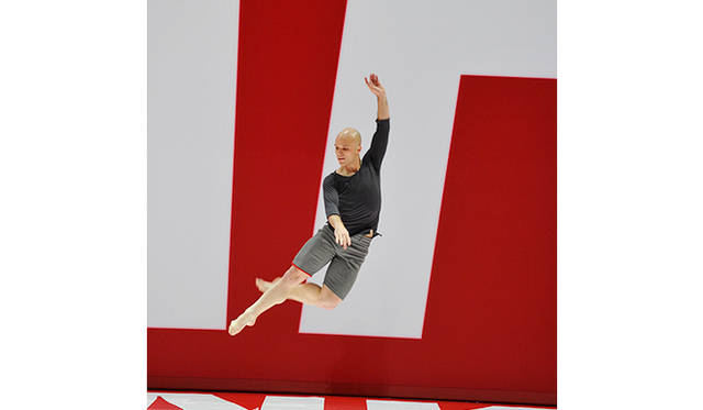 『リフレクションズ』 Photograph by Laurent Philippe